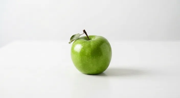 make the apple green, keep everything else identical